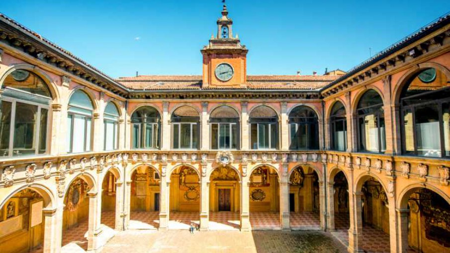 La Universidad De Bologna, Alma Mater Studiorum Y Su Relación Con ...